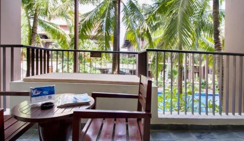 Deluxe King Room with Pool View