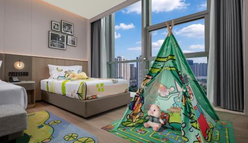 Premium Room with One King Bed and One Single Bed - Kids Theme