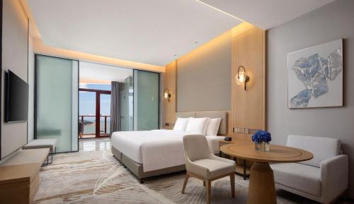 King Room with Side Sea View - Non-Smoking