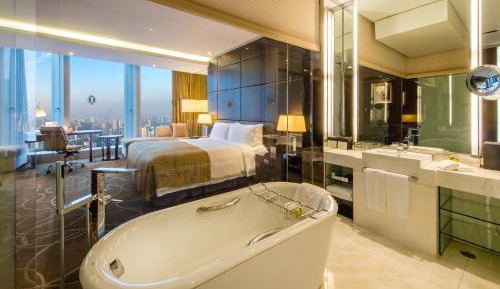 Classic King Room with City View