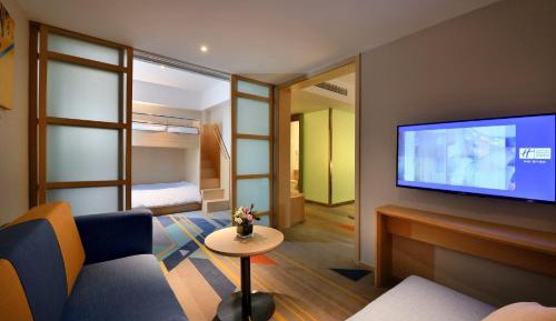 King Suite with One Bunk Bed