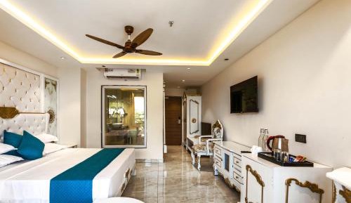 Super Deluxe Room with Balcony, Valley Facing