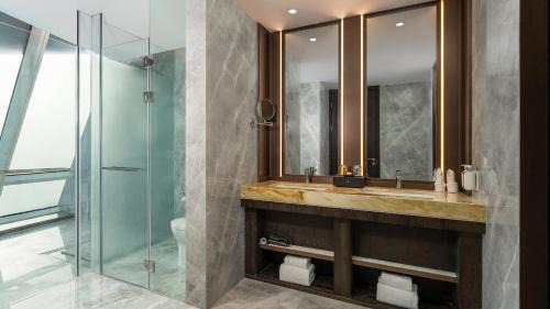 One-Bedroom Suite with Living and Dining Area