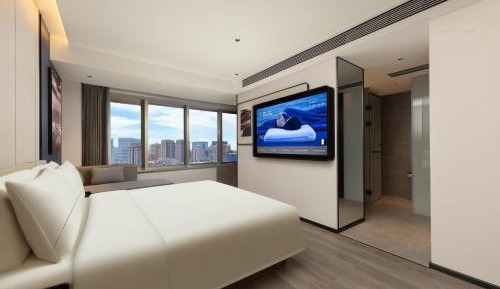 Executive Queen Room with Bathtub