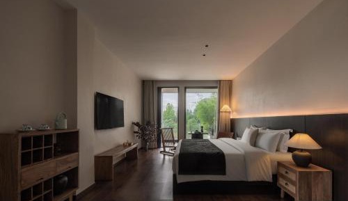 Deluxe Double Room with Balcony