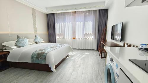 Deluxe King Room