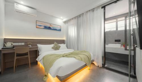 Large Double Room