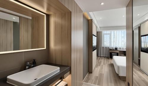 Deluxe Double Room with City View 