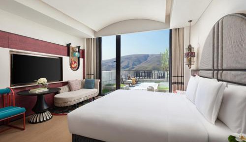 King Room with Mountain View
