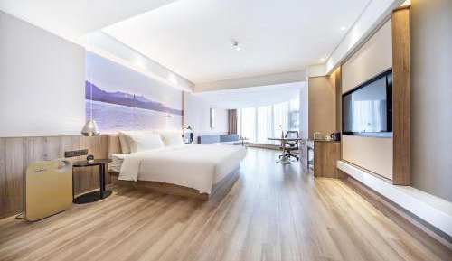 Deluxe Double Room with City View 