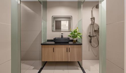Queen Room with Spa Bath