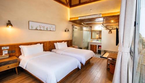Standard Twin Room with Garden View