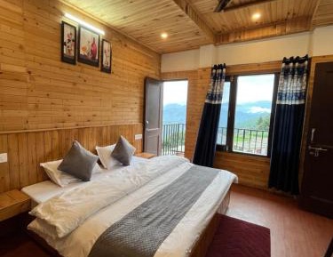 Suite with Mountain View