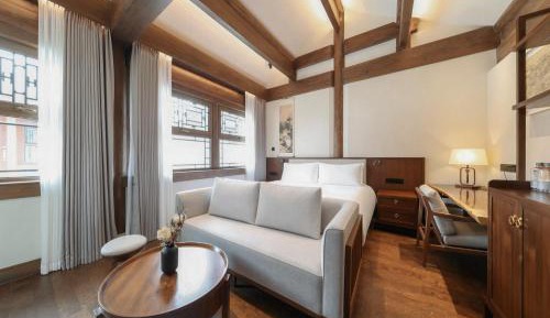Junior Suite with Garden View