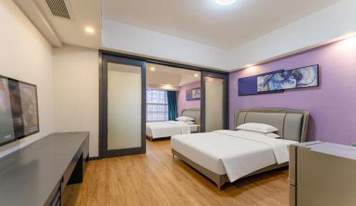 Deluxe Queen Room with Two Queen Beds