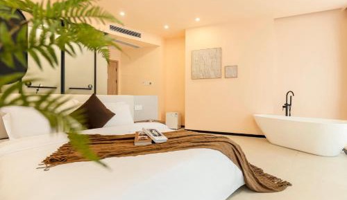 Deluxe Double Room with Bath