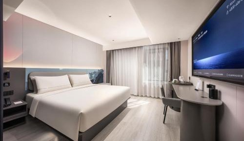 Standard Queen Room