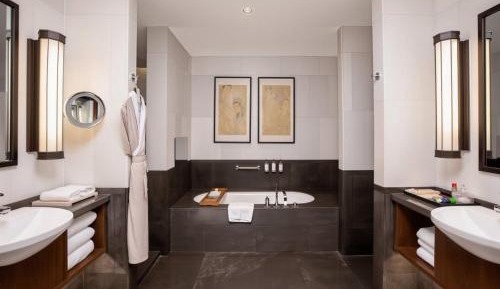 Executive Ste, 1 Bedroom Executive Suite - Club Lounge Access1 King