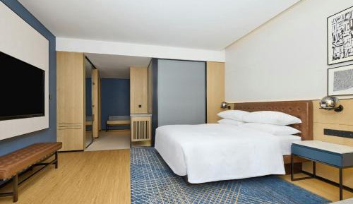 Superior King Room 