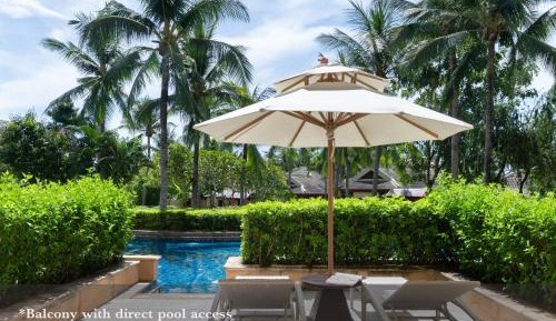 Poolside Double Room with Courtyard View