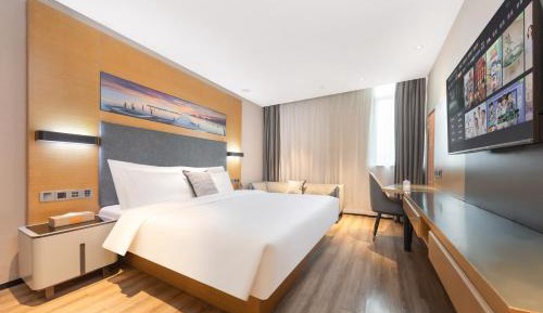 Deluxe Queen Room