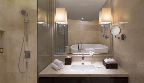 Sheraton Suite, Executive lounge access, 1 King