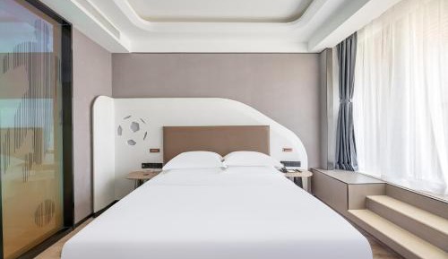 King Room with Lake View