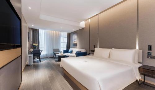 Deluxe Double Room with City View 