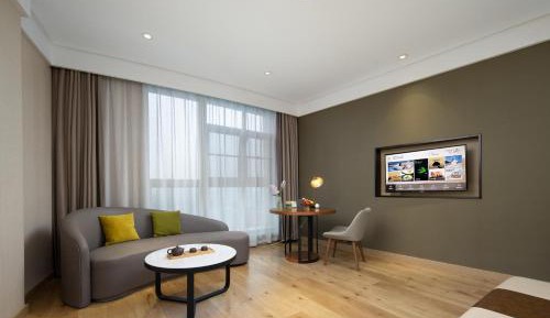 Suite with Courtyard