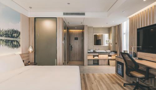 Deluxe Double Room with City View 