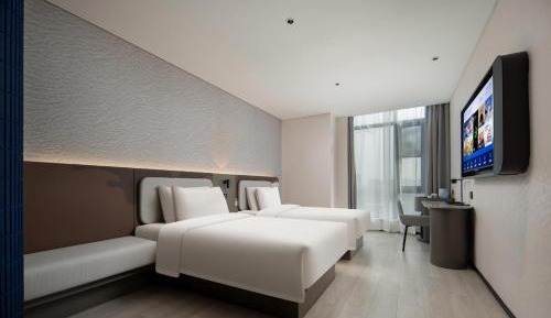 Elegant Twin Room