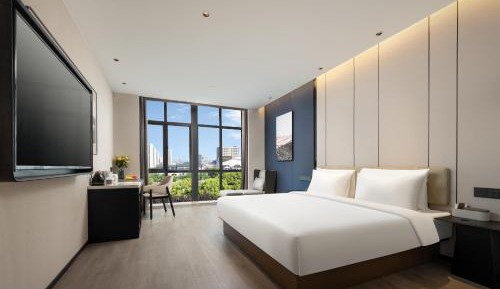 Deluxe Double Room with City View 