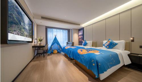 Deluxe Family Room
