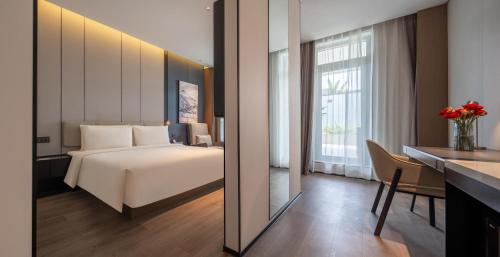 Premier Double Room with Courtyard