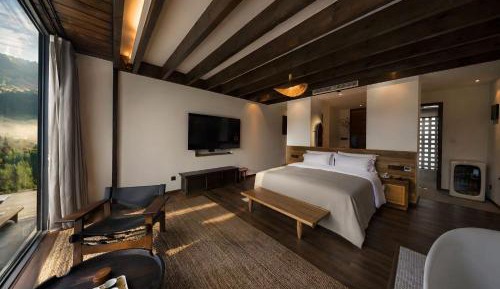 Queen Room with Spa Bath