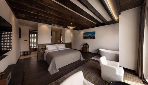 Queen Room with Balcony