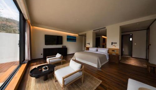 King Room with Spa Bath