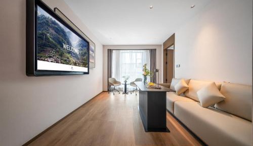 Deluxe Family Suite