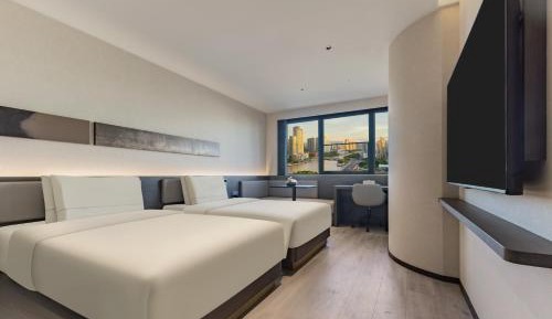 Superior Twin Room with River View