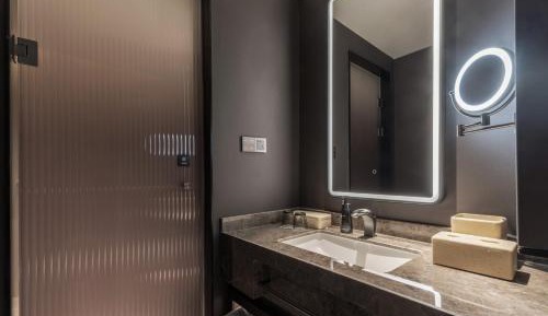 Deep Sleep Superior Queen Room with River View