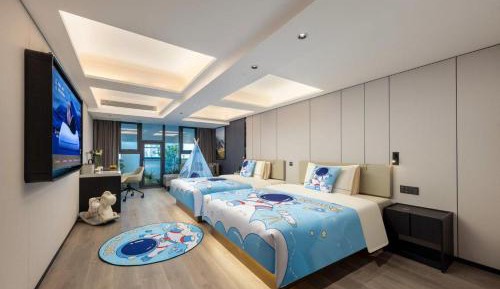 Deluxe Family Room