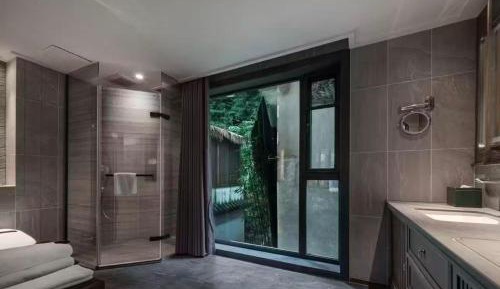 Twin Room with View