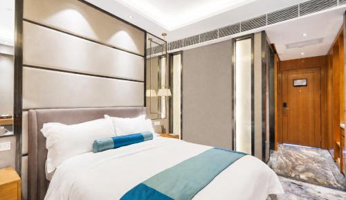 Deluxe Queen Room