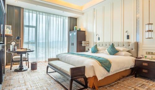 Deluxe King Room