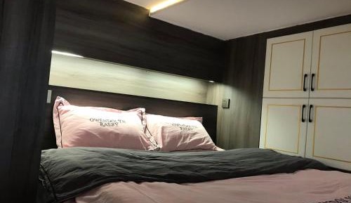 Studio Apartment with One Double Bed