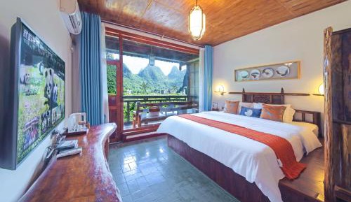 Deluxe King Room