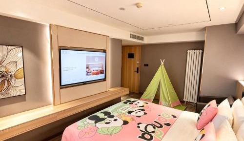 Deluxe Double Room (2 Adults + 1 Child)