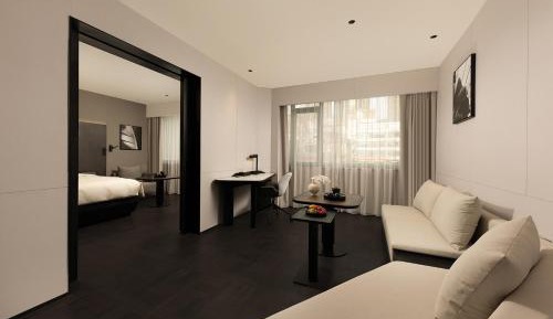 Premium Suite