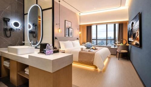 Deluxe King Room