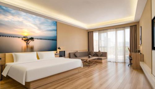 Deluxe Queen Room